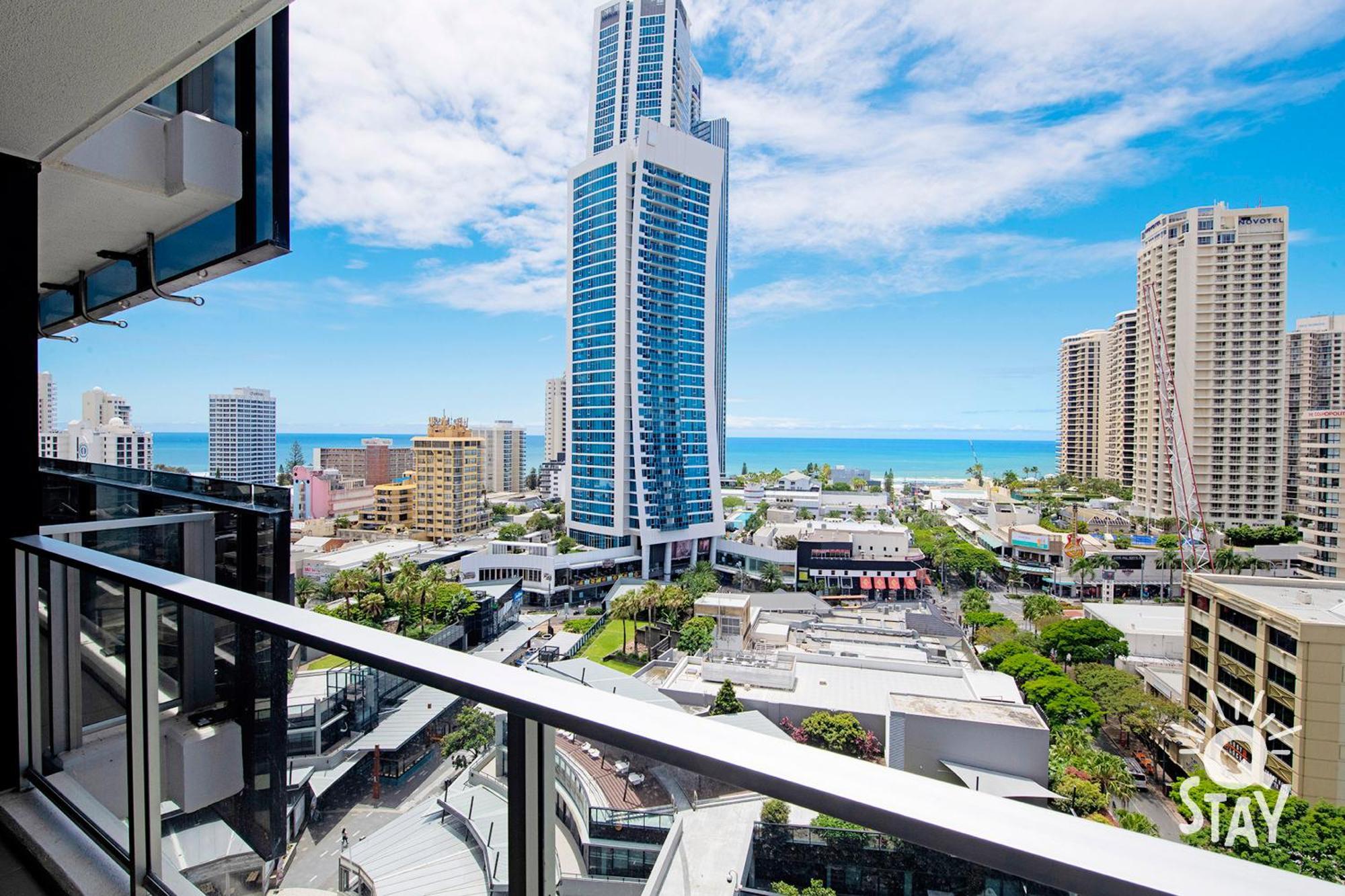 Circle On Cavill - Qstay Gold Coast Exterior photo